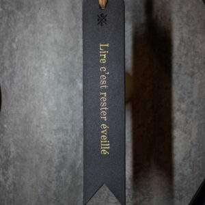 Marque-Page - Noir- "Lire C'est Rester Éveillé"