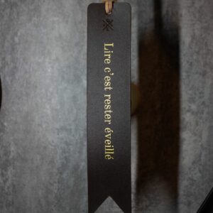 Marque-Page - Marron - "Lire C'est Rester Éveillé"